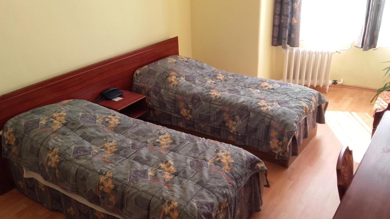 Hotel Central Nagykanizsa Ngoại thất bức ảnh