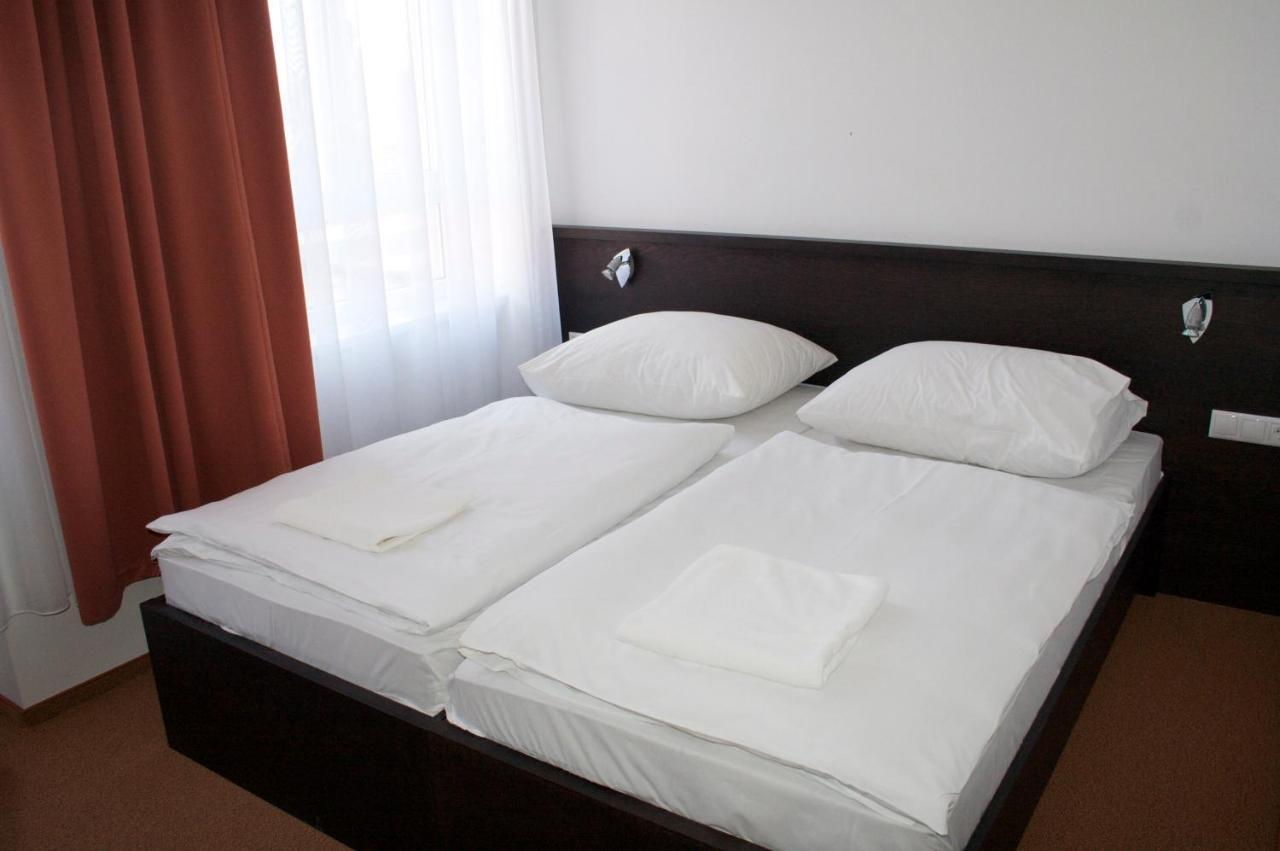 Hotel Central Nagykanizsa Ngoại thất bức ảnh